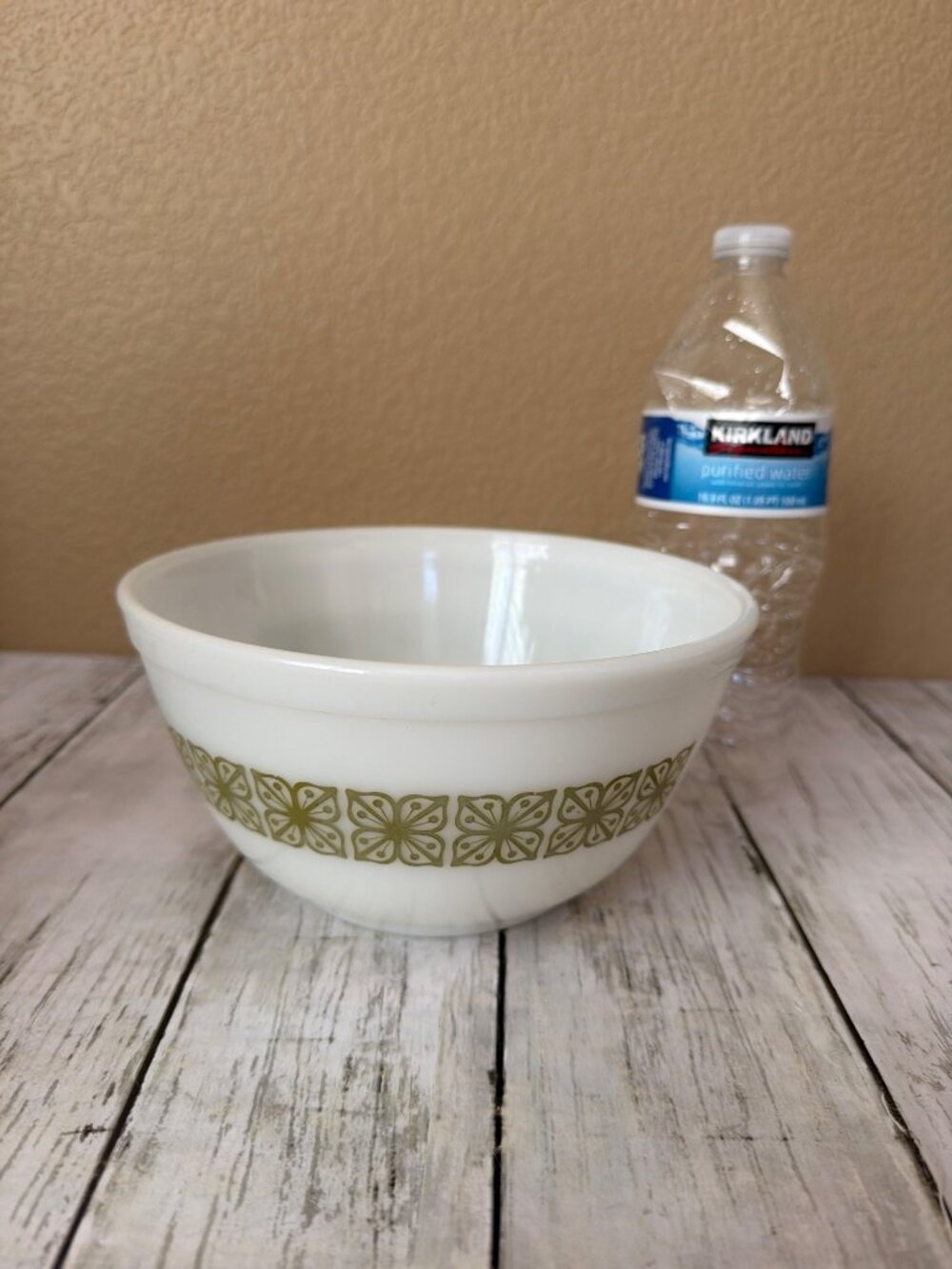 Vintage Pyrex 402 Mixing Bowl Autumn Floral Verde Square 1.5 Qt Made In USA - Picture 3 of 8